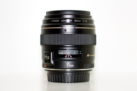 Canon EF 85mm f/1.8 USM