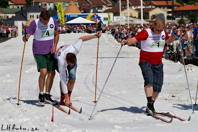 Snösväng i Glada Hudik: Partistafetten