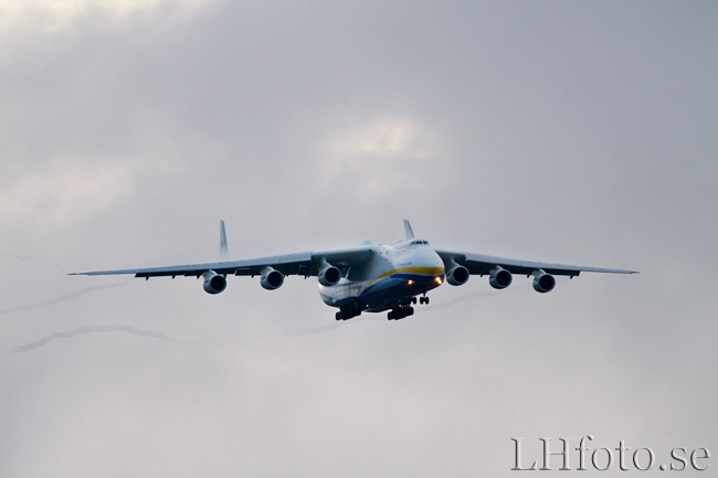 Antonov An-225 Mriya, UR-82060, Arlanda, 2012