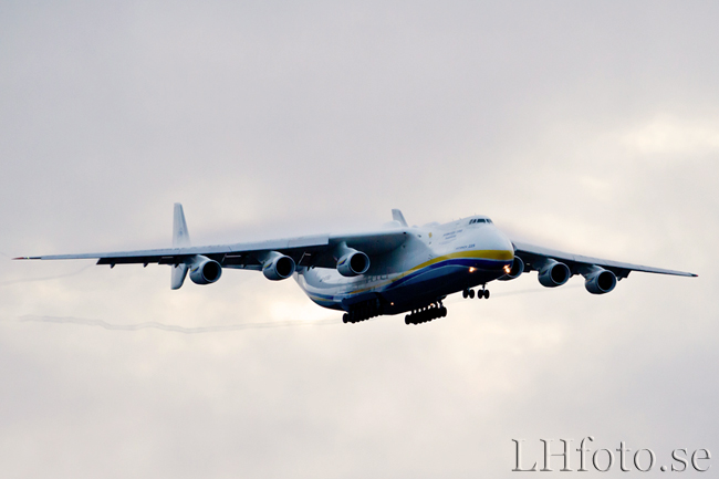 Antonov An-225 Mriya, UR-82060, Arlanda, 2012