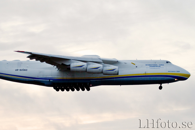 Antonov An-225 Mriya, UR-82060, Arlanda, 2012