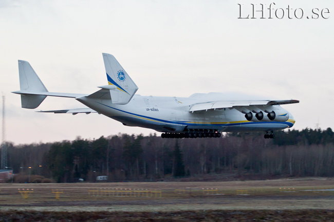 Antonov An-225 Mriya, UR-82060, Arlanda, 2012