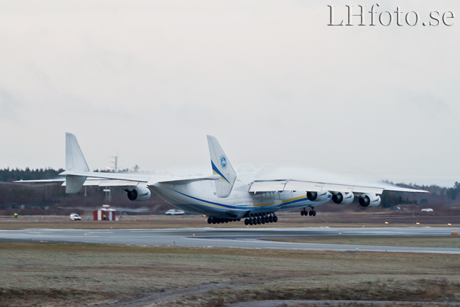 Antonov An-225 Mriya, UR-82060, Arlanda, 2012