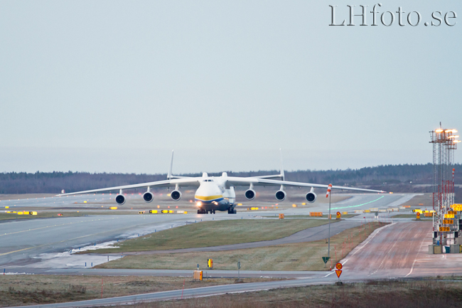 Antonov An-225 Mriya, UR-82060, Arlanda, 2012