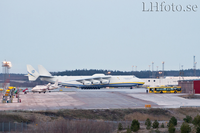 Antonov An-225 Mriya, UR-82060, Arlanda, 2012